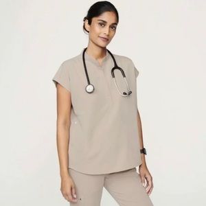 FIGS Oversized Rafaela Scrub Top Shirt Size XS